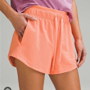 Inner Glow High-Rise Short 3”